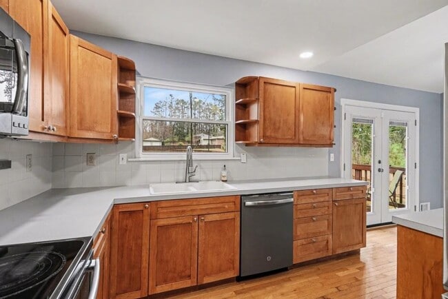 Building Photo - 1950 Branch View Dr