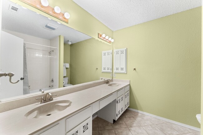 Building Photo - 626 Brittany Dr