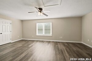 Building Photo - 1452 Lakeview Dr