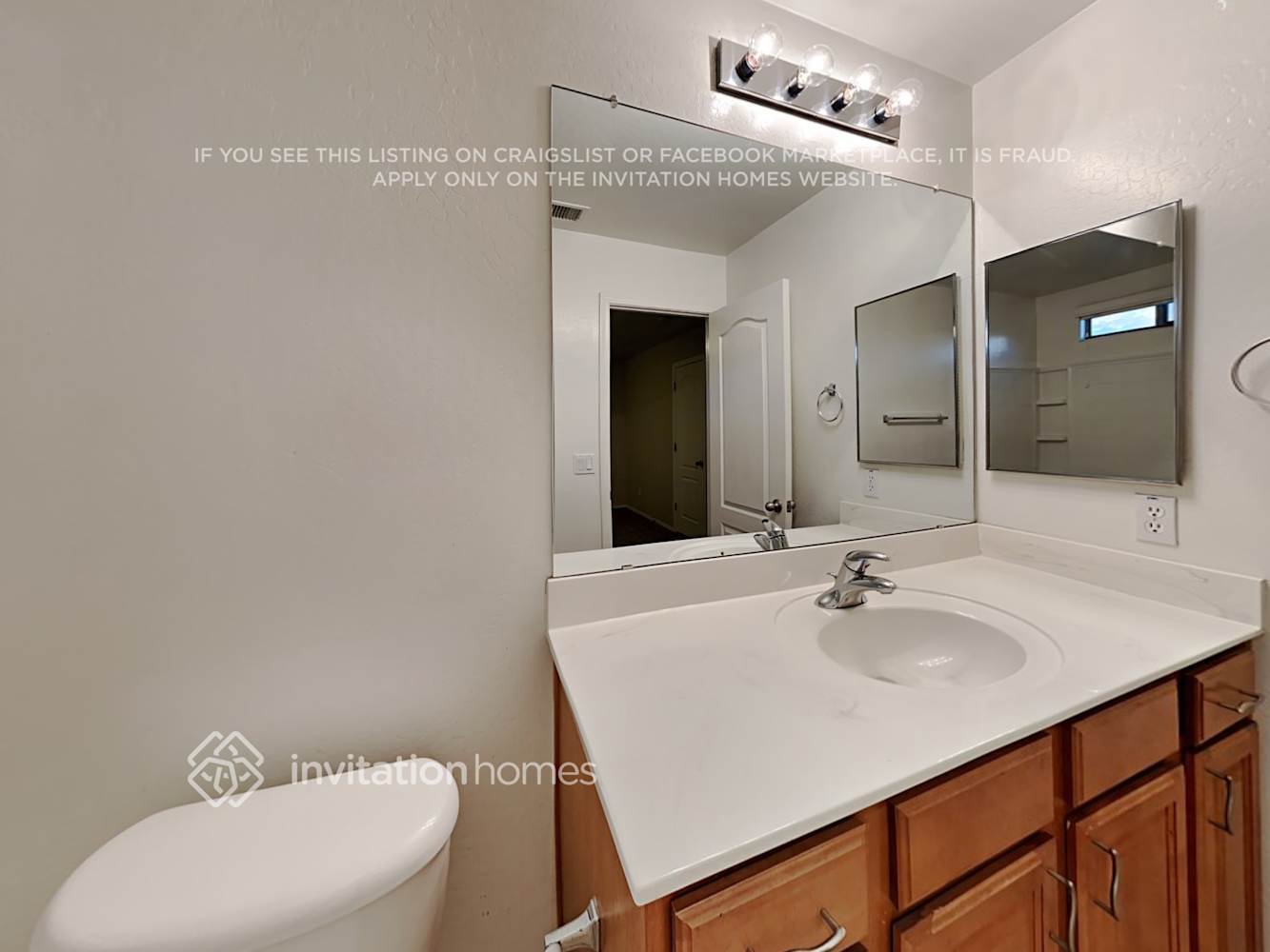 Building Photo - 9128 S Parkside Ln W