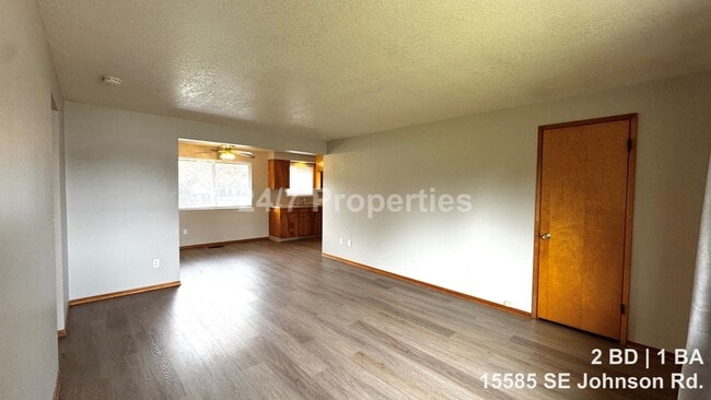 Building Photo - Updated 2 BD | 1 BA Duplex with Garage & Yard