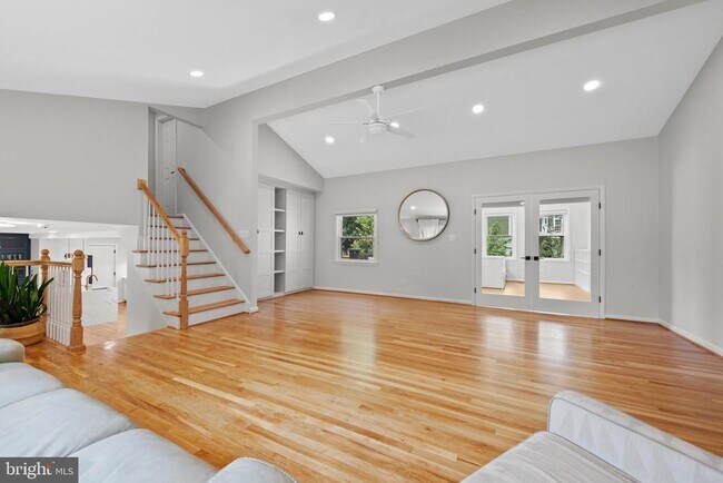 Building Photo - 6920 Poppy Dr