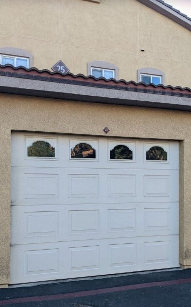Building Photo - 41410 Juniper St