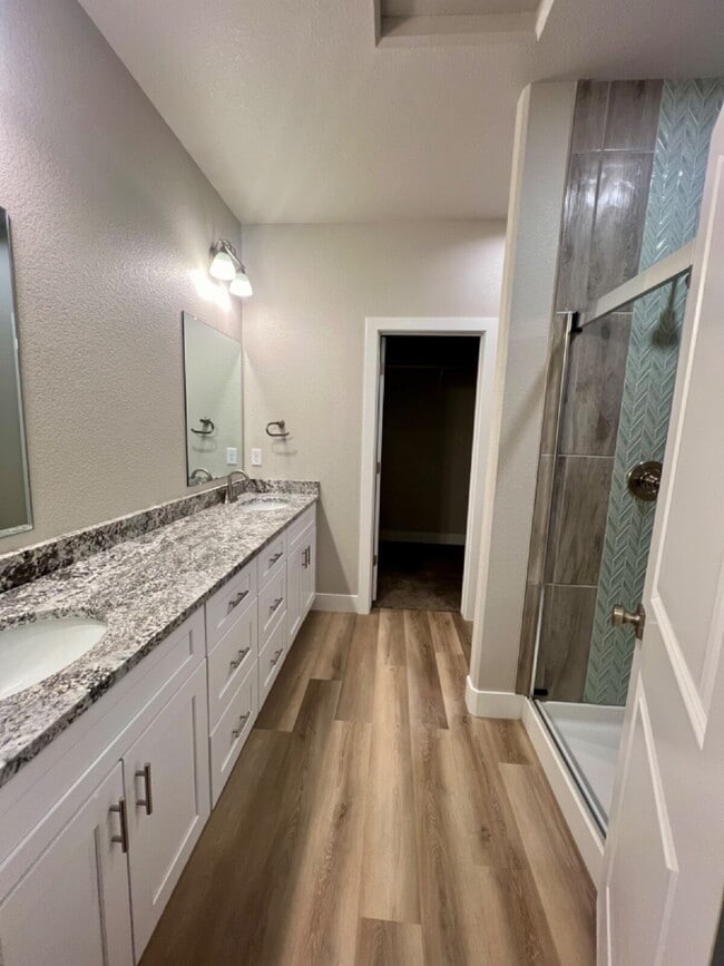 Building Photo - 3 Bedroom New Build Available Now!