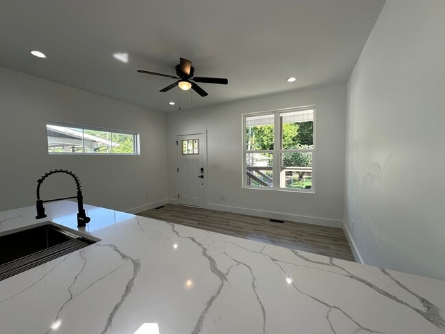 Building Photo - Brand New Living in North Knoxville: Modern Comfort Awaits