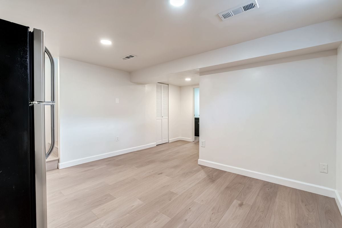 Building Photo - 6020 N Kings Hwy