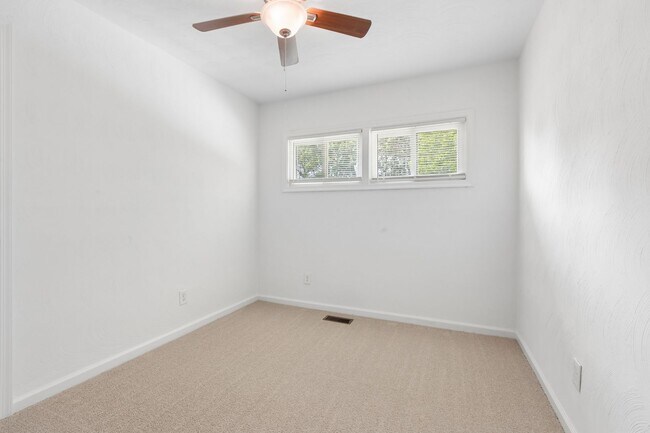 Building Photo - Beautiful Split Level Home in Norfolk!!