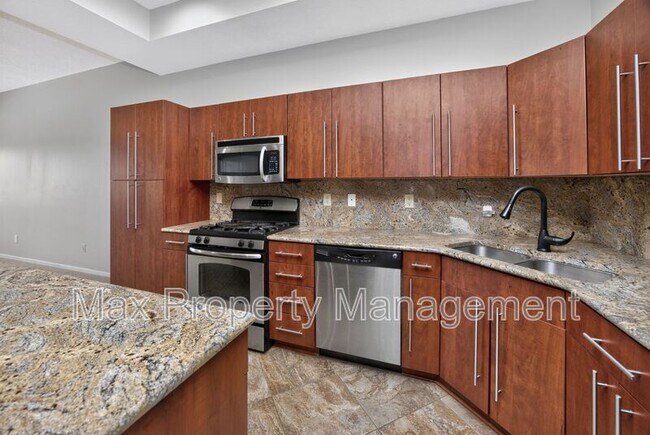 Building Photo - 640 S 50th St