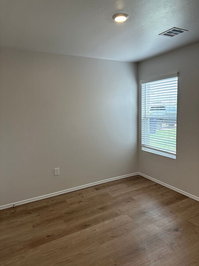 Building Photo - 9705 Gray Wolf Ln