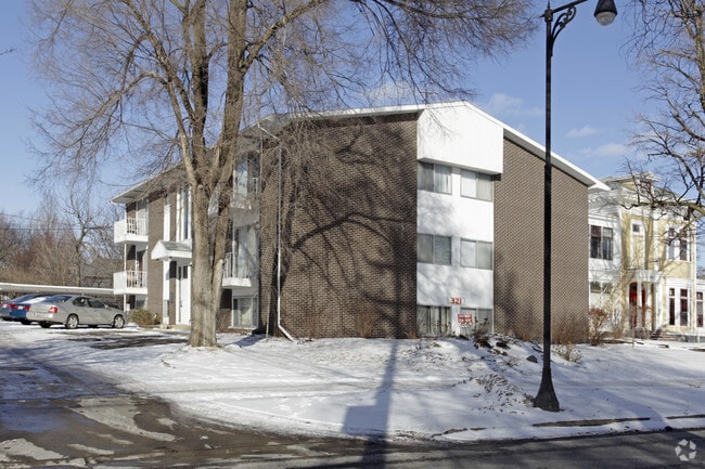 Building Photo - 321 Fountain St NE