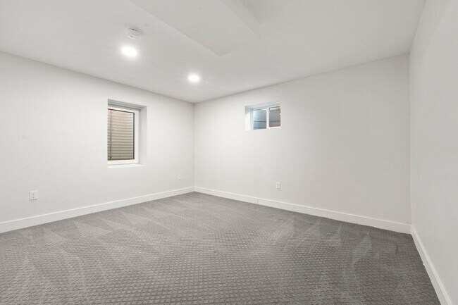 Building Photo - Available NOW! 4 Bedroom 3 Bath Beautiful ...