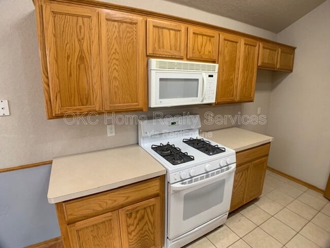 Building Photo - 16229 Everglade Ln