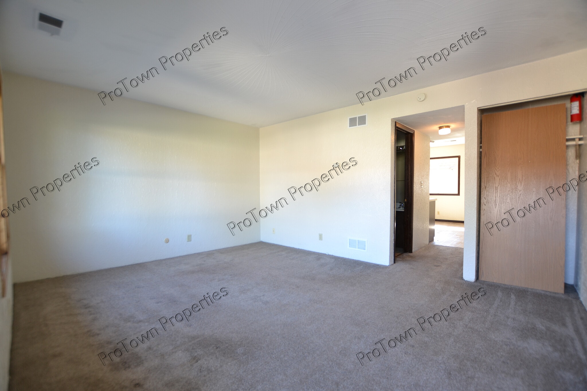 Building Photo - 674 Meadowood Ln