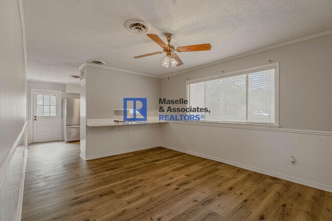 Building Photo - 3 Bed/2 Bath Home In Huntington Park