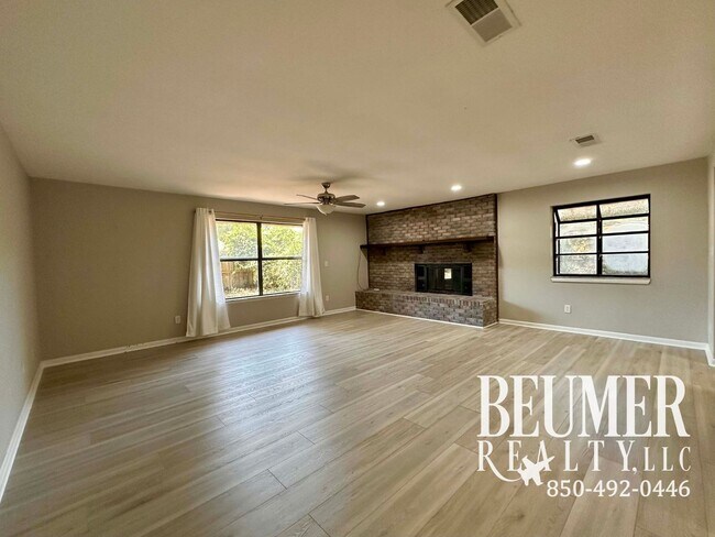 Building Photo - LEEWARD