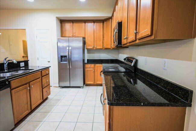Building Photo - 2691 Sheffield Hill Way