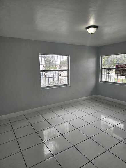 Building Photo - 1240 Rutland St