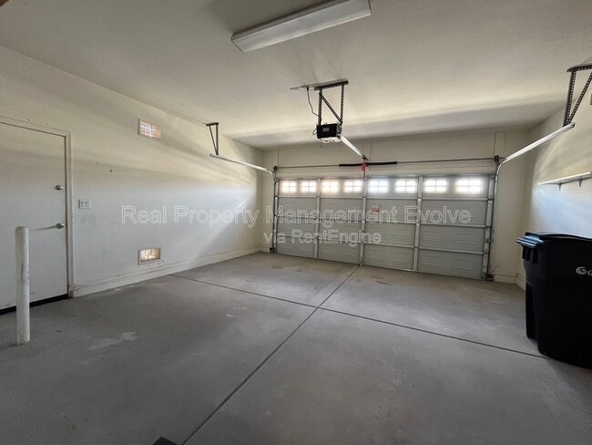 Building Photo - 2825 E Trigger Way