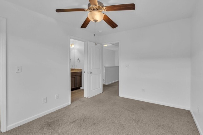 Building Photo - Awesome Goodlettsville Townhome in Conveni...