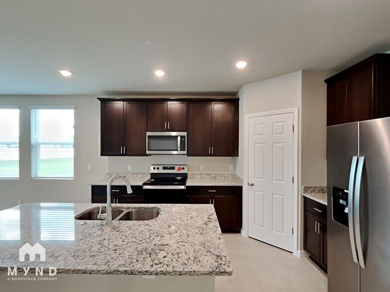 Building Photo - 188 Towns Cir