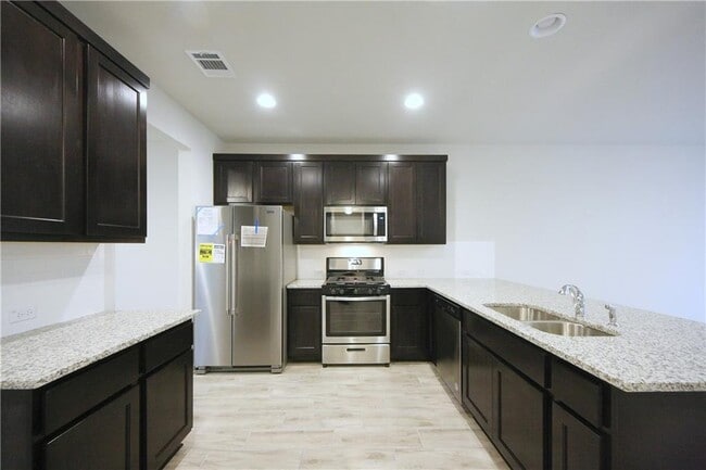 Building Photo - 1732 Fountain Bridge Dr