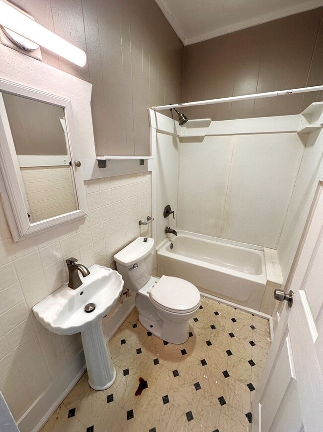 Building Photo - 4115 Congress Ave