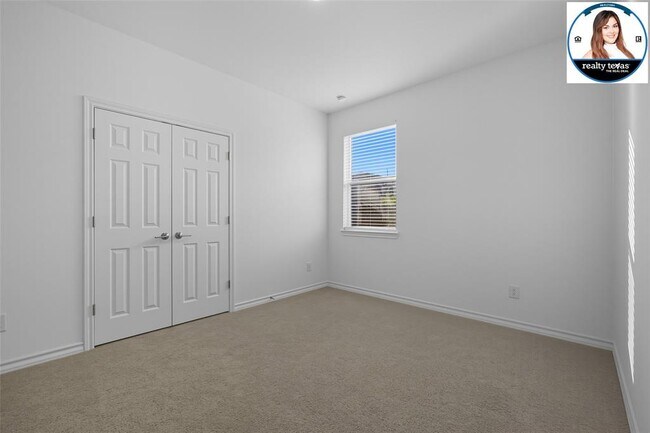 Building Photo - 215 Thurman Holt Rd