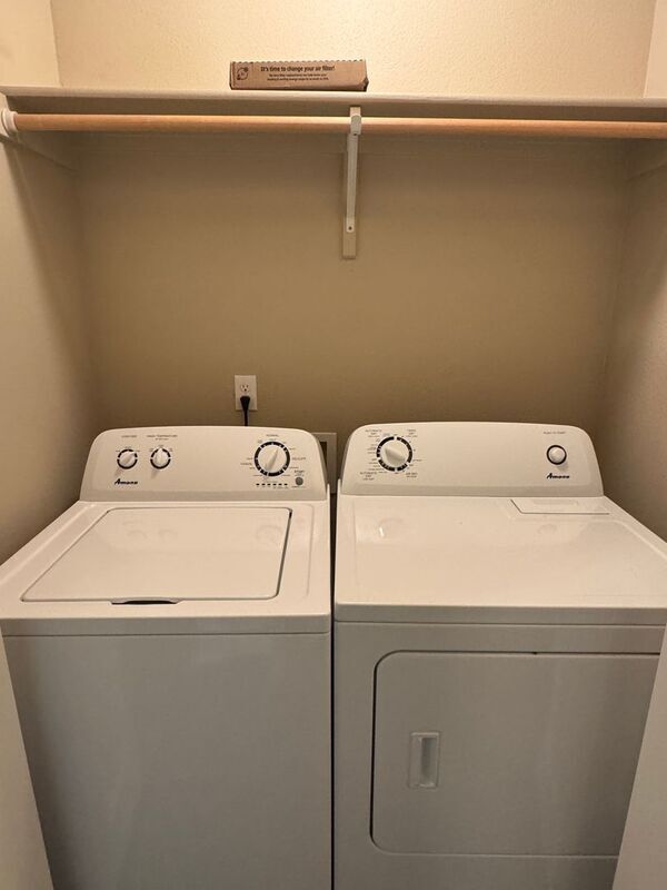 Building Photo - 10639 W Wasdale Dr