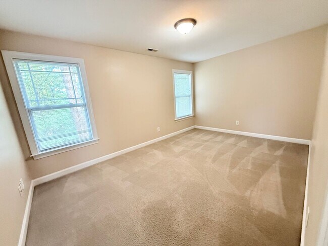 Building Photo - 4073 Landover Ln