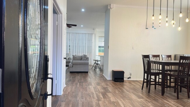 Building Photo - 2310 Falcon Dr