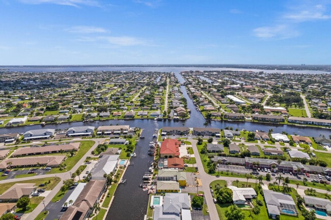 Building Photo - 1019 SE 40th St