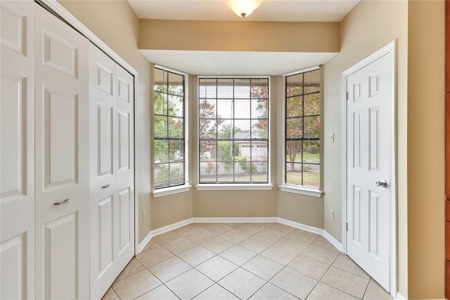 Building Photo - 1709 Pheasant Roost