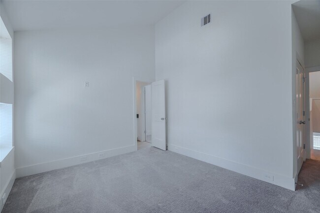 Building Photo - 864 Paul Quinn St