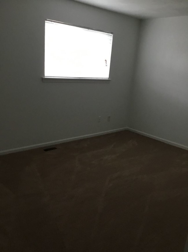 Building Photo - 8534-8554 Chesapeake Blvd