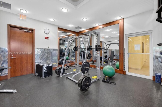 Building Photo - 19501 W Country Club Dr