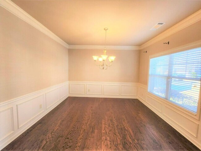 Building Photo - 5666 Apple Grove Rd NE