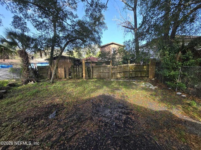 Building Photo - 1551 E 27th St