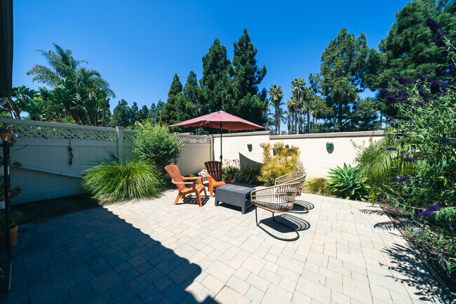 Building Photo - 1808 Cottonwood Ave