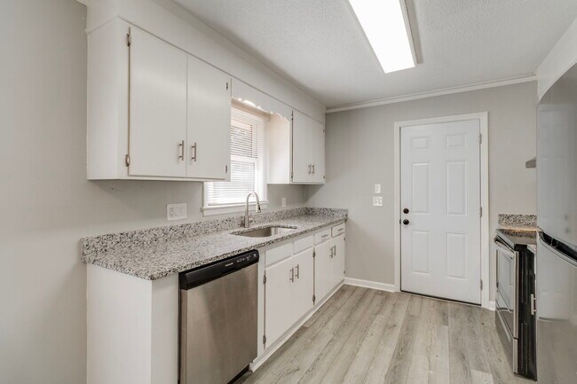 Building Photo - 7712 Burdell Dr