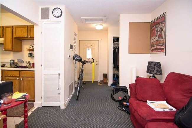 Building Photo - Cozy 1 Bedroom House