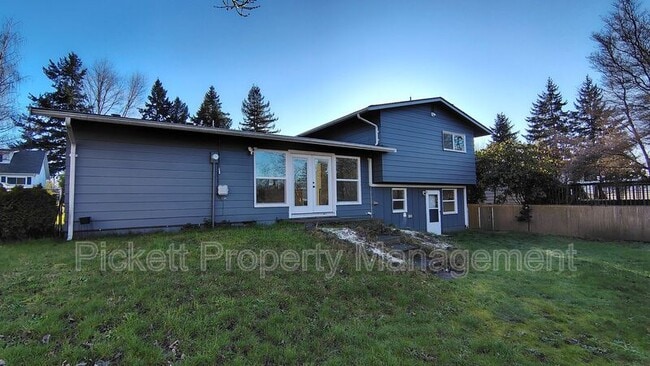 Building Photo - 1316 E Hope St