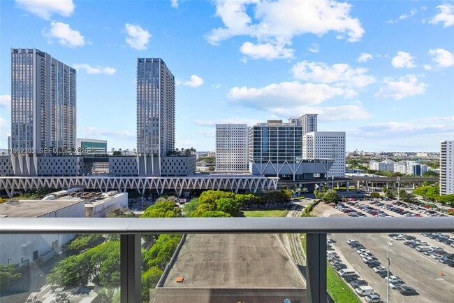 Building Photo - 11 NE 6th St