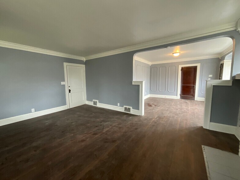 Building Photo - 14014 Edgewood Ave