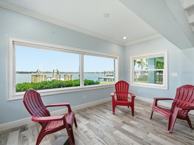 Building Photo - 828 Bay Point Dr