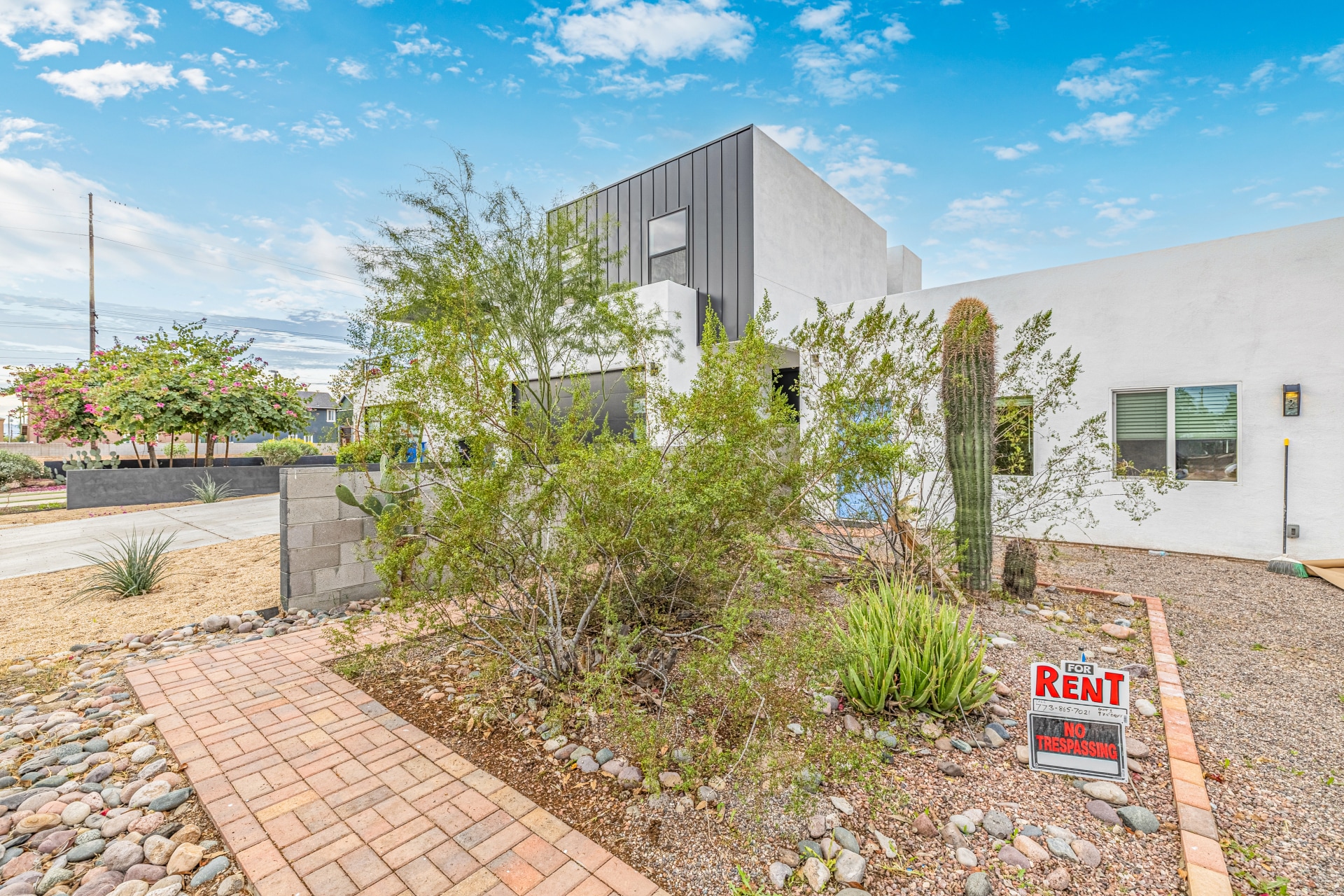 Building Photo - 4516 N 8th Pl