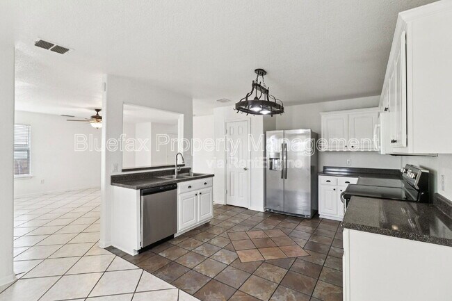 Building Photo - 5842 Blonde Canyon