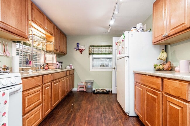 Building Photo - Please View 3D Virtual Walk-Through Before Scheduling a Showing