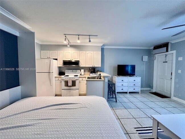 Building Photo - 1480 S Ocean Blvd