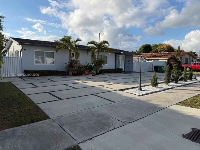 Building Photo - Southwest 96th Avenue, Miami, FL 33165 - 3 BR 2 BA single-family home