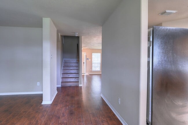 Building Photo - 21803 Manor Ct Dr